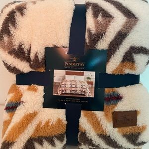 Pendleton Queen Blanket NWT
